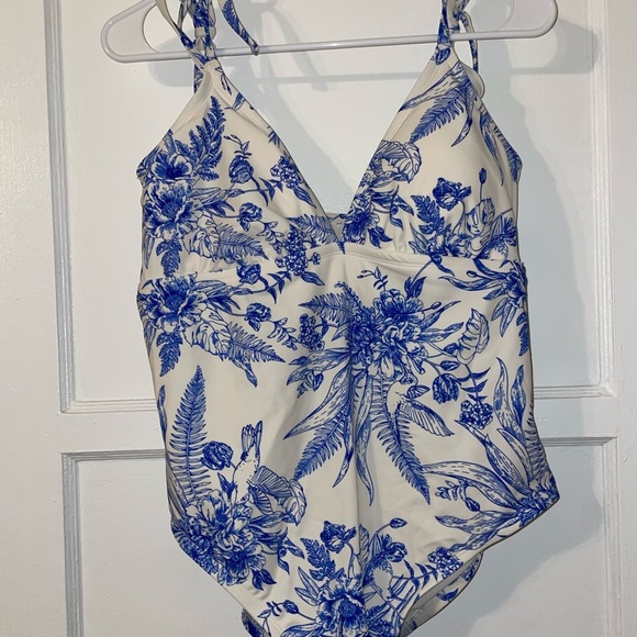 Kona Sol Foral Blue and White One piece swimsuit - Picture 10 of 10